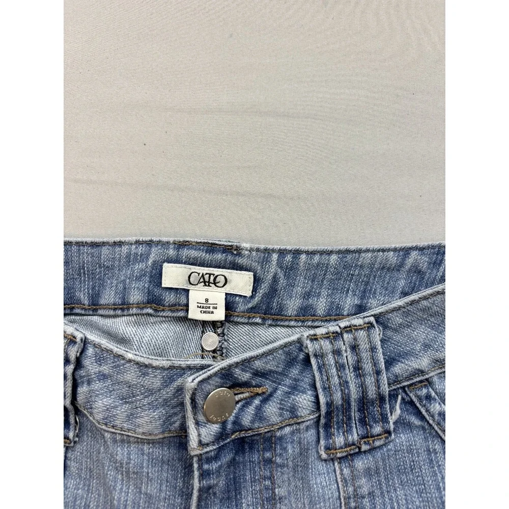 Cato Womens Size 8 Light Wash Denim Capri Shorts Flat Front Pockets Casual Blue